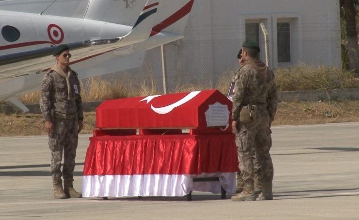 Şehit Özel Harekat Polisinin Naaşı Memleketine Uğurlandı