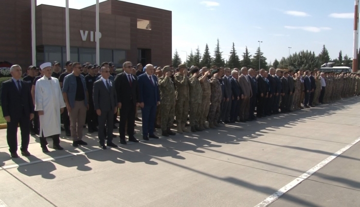 Şehit Özel Harekat Polisinin Naaşı Memleketine Uğurlandı