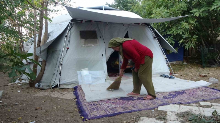 Prefabrik Ev Hayali Çadırda Bitti