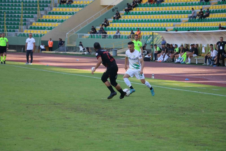 Trendyol Süper Lig: Şanlıurfaspor: 1 - Gençlerbirliğ: 1 (ilk Yarı)