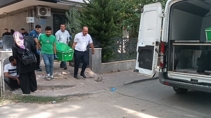 Kız Arkadaşının Evini Basan Şahıs Dehşet Saçtı: 2 Ölü, 1 Yaralı