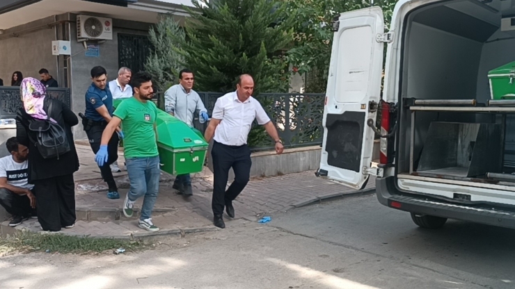 Kız Arkadaşının Evini Basan Şahıs Dehşet Saçtı: 2 Ölü, 1 Yaralı