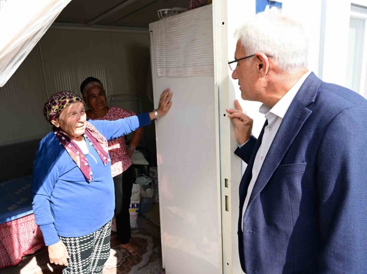 Güder Ve Milletvekili Ölmeztoprak Depremzedeleri Yalnız Bırakmıyor