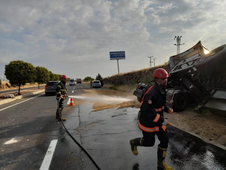 Şanlıurfa’da Tır Toprağa Ok Gibi Saplandı