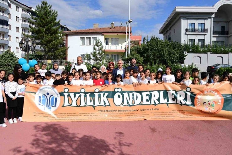 Çınar, ‘iyilik Önderleri Son Yaz Pikniği’ Etkinliğinde Çocuklarla Bir Araya Geldi