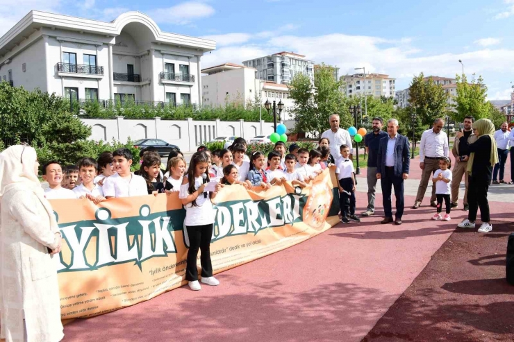 Çınar, ‘iyilik Önderleri Son Yaz Pikniği’ Etkinliğinde Çocuklarla Bir Araya Geldi