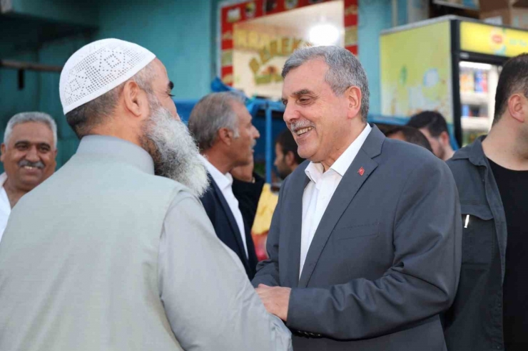 Beyazgül, Çarşı Pazar Esnafını Yalnız Bırakmıyor