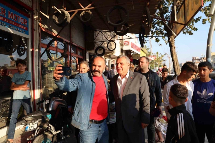 Beyazgül, Çarşı Pazar Esnafını Yalnız Bırakmıyor