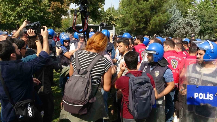 Diyarbakır’da İzinsiz Yürüyüşte Gözaltına Alınan 104 Kişiden 103’ü Serbest Bırakıldı