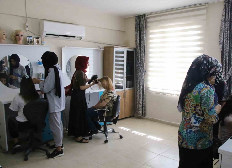 Haliliye’de Kadınlar İçin Kurs Dönemi Başladı