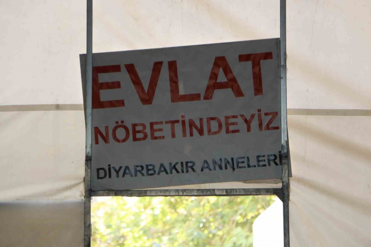 Terör Mağduru Annelerin Evlat Nöbeti Devam Ediyor