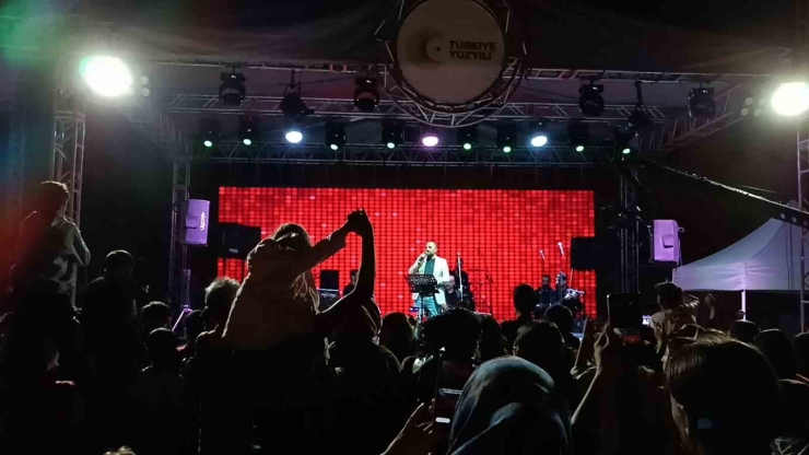 1. Dicle Bağ Bozumu Festivale Konserlerle Devam Ediyor