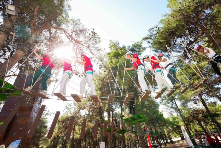 Macera Parkurlarında Eğlenceli Ve Adrenalin Dolu Anlar Yaşadılar