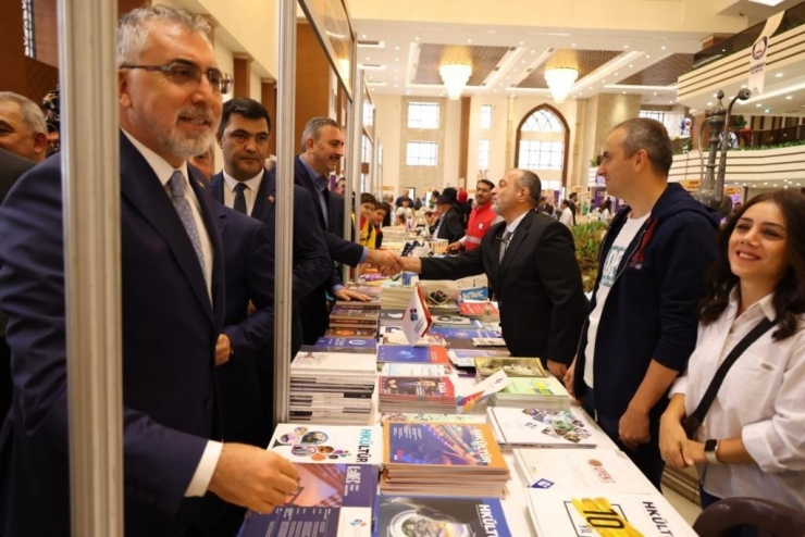 Hkü, Şahinbey Kitap Günleri’nde Kitap Tutkunları İle Buluştu