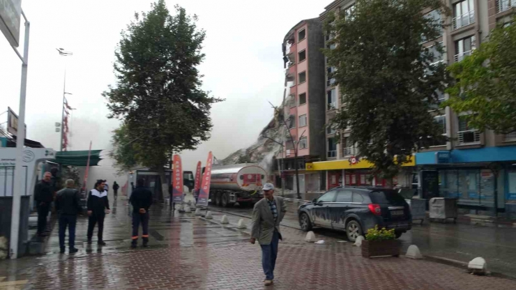 Malatya’da Ağır Hasarlı Binaların Yıkımına Hız Verildi