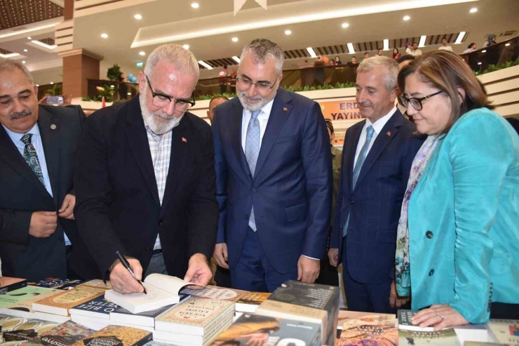 Şahinbey Belediyesi’nin 6. Kitap Fuarı Kapılarını Açtı