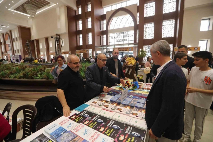 Şahinbey Belediyesi’nin 6. Kitap Fuarı Kapılarını Açtı