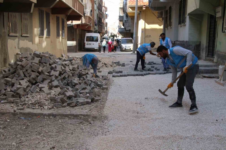 Haliliye’de Derforme Olmuş Yollar Yeniden Onarılıyor