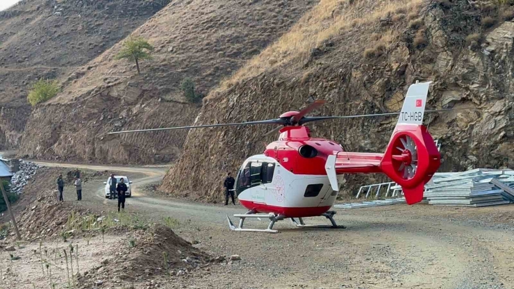 Ambulans Helikopter, Çüngüş’te Ağaçtan Düşen 82 Yaşındaki Mevlüt Amca İçin Havalandı