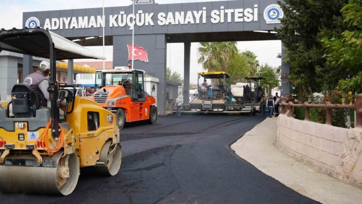 Küçük Sanayi Sitesinde Asfaltlama Çalışması Sürüyor