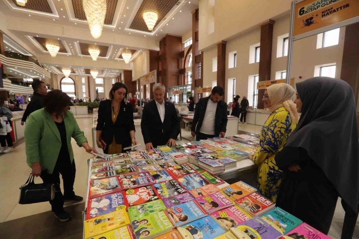 Gazeteciler Şahinbey Kitap Fuarını Ziyaret Etti