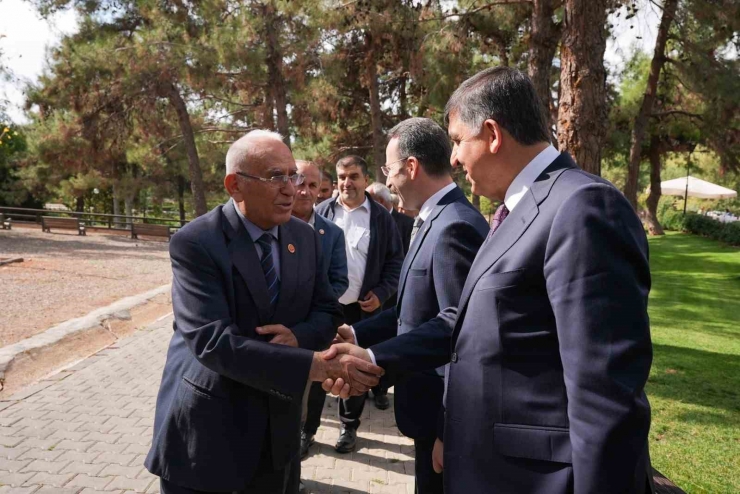 Fadıloğlu Ve Kaymakam Yamlı, Muhtarlar Gününü Kutladı