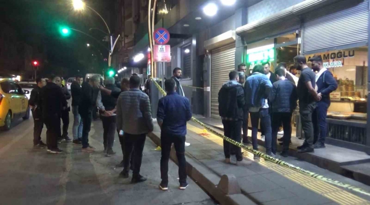 Gaziantep’te Alacak Verecek Kavgası Kanlı Bitti: 1’i Ağır 3 Yaralı