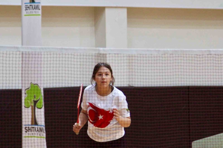 Badminton Kupası’nda Usta Raketler Yarıştı