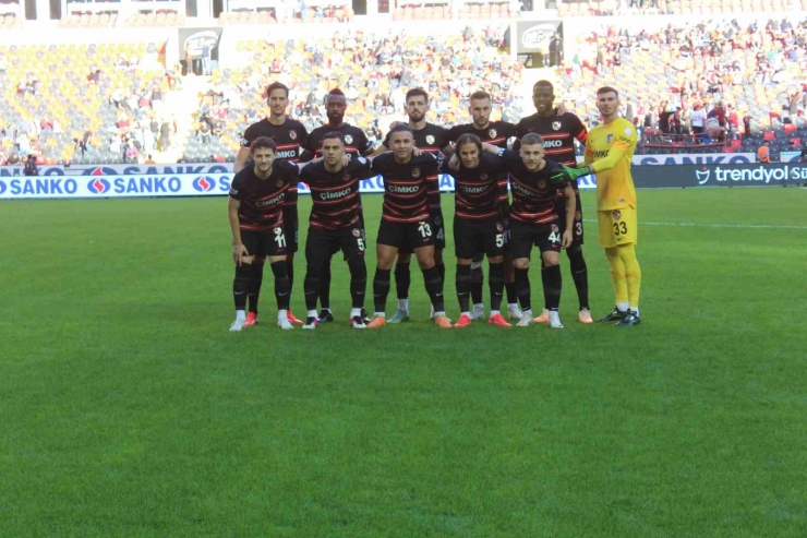 Trendyol Süper Lig: Gaziantep Fk: 0 - Antalyaspor: 0 (ilk Yarı)