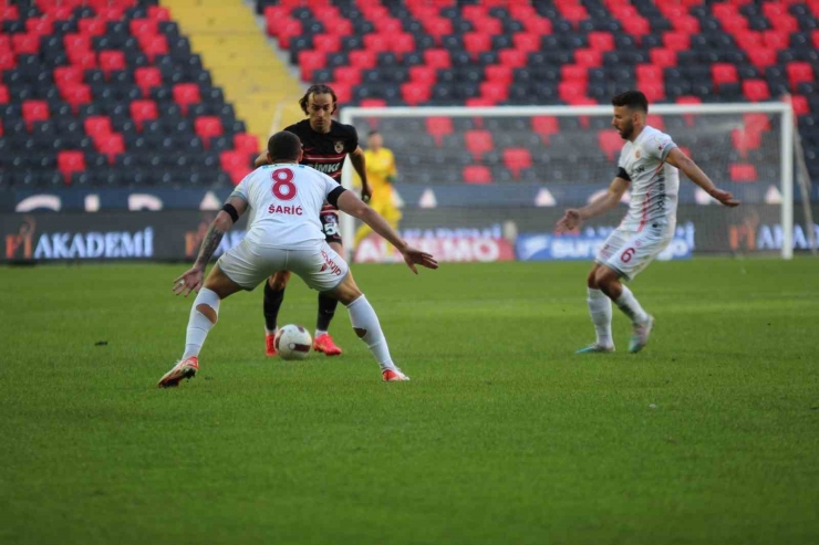 Trendyol Süper Lig: Gaziantep Fk: 0 - Antalyaspor: 0 (ilk Yarı)