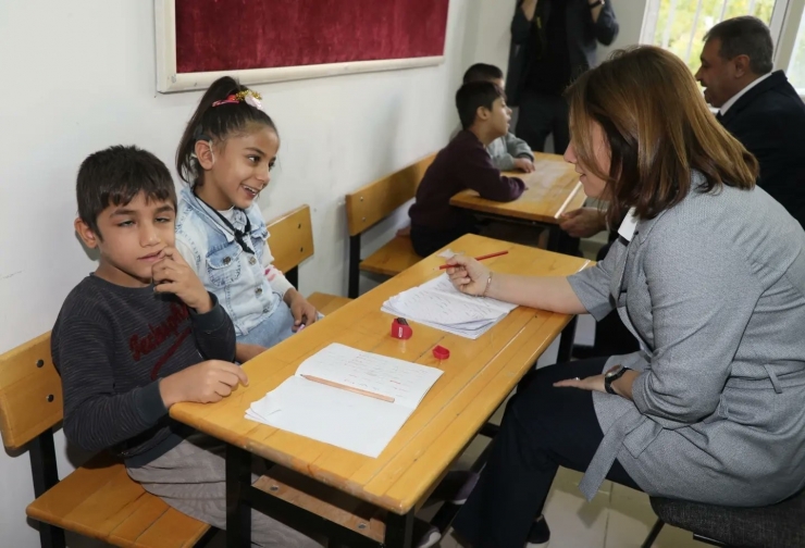 Vali Şıldak Özel Öğrencilerle Bir Araya Geldi