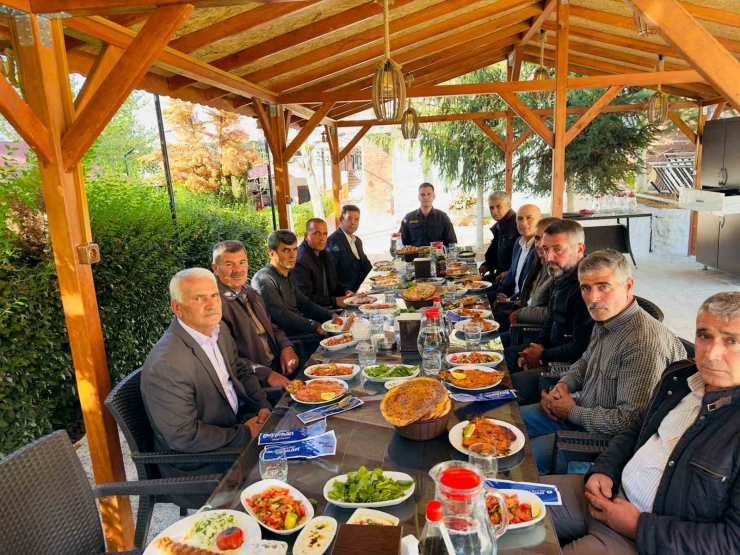 Malatya’da Emekliye Ayrılan Köy Korucularına Plaket