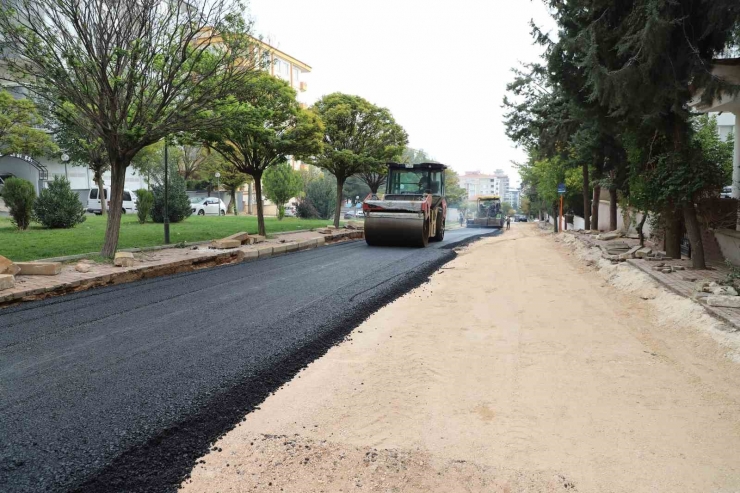 Şehitkamil’den Atatürk Mahallesi’ne Asfalt Yenileme Çalışması