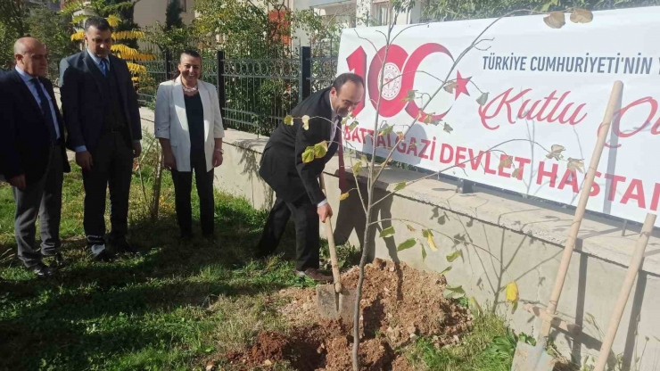 Battalgazi Devlet Hastanesi’nde 100. Yıl Fidan Dikimi Gerçekleştirildi