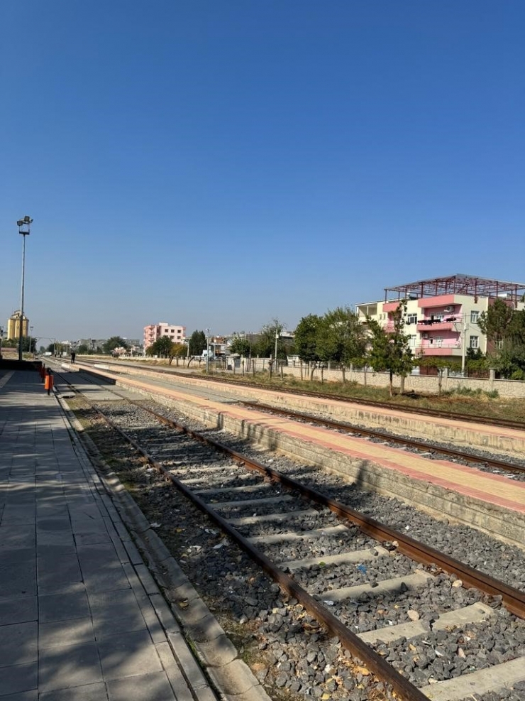 Bismil’de Tren Kazalarının Önüne Geçmek İçin Alt Geçit İhalesi Yapıldı