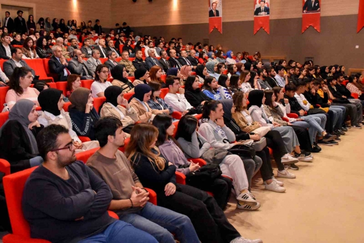 Cumhuriyeti’nin 100. Yılında ‘türk Demokrasisi’ Paneli