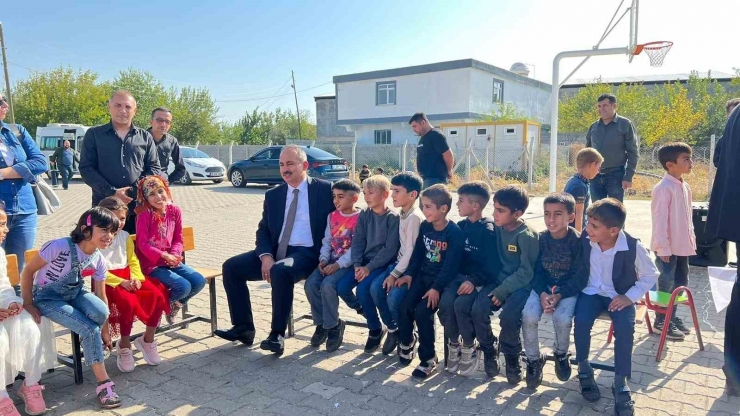 Diyarbakır’da Öğrenciler Kitap Okuyarak Becerilerini Geliştiriyor