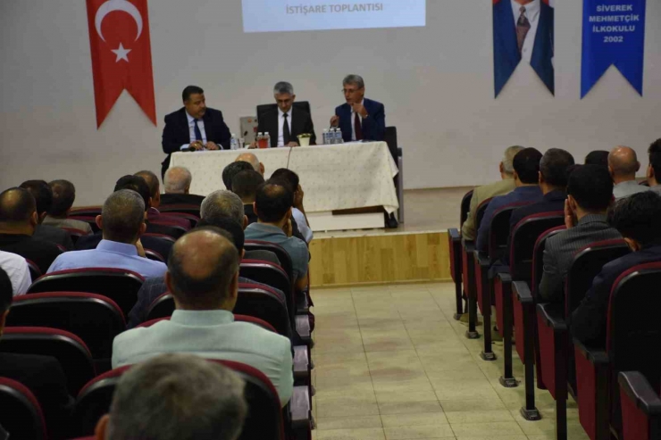 Milli Eğitim Bakan Yardımcısı Yılmaz Siverek’te Okul Müdürleriyle Bir Araya Geldi