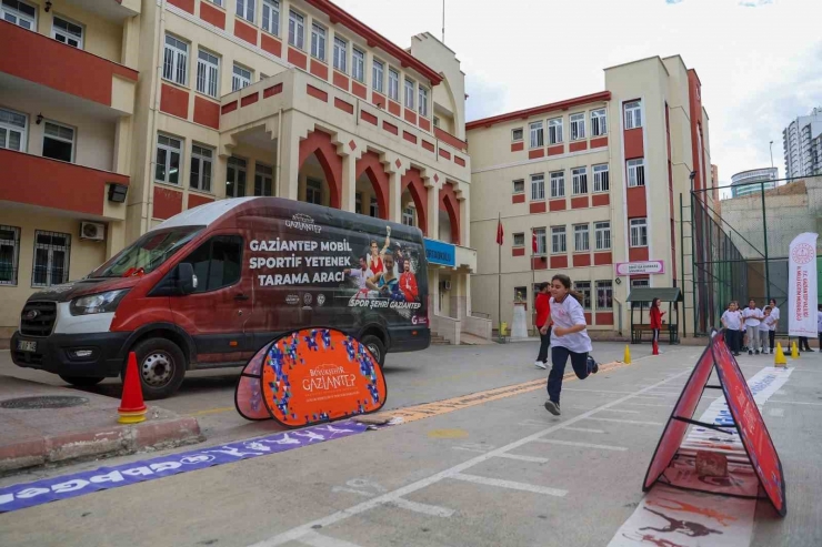 Büyükşehir Öğrencilere Yetenek Taraması Yapıyor