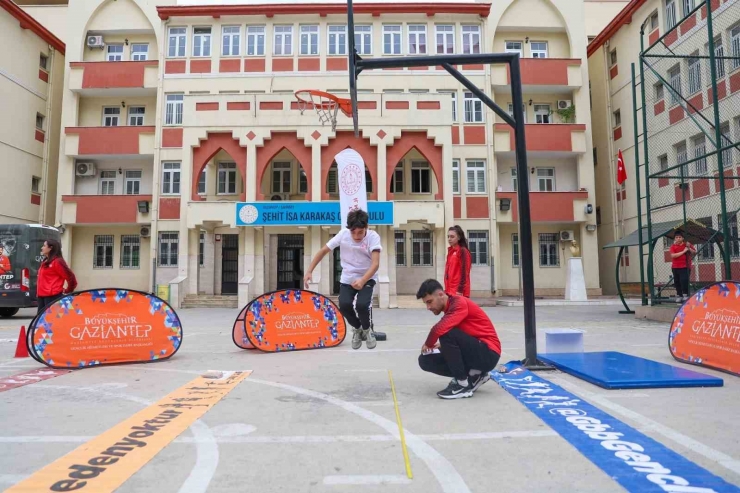 Büyükşehir Öğrencilere Yetenek Taraması Yapıyor