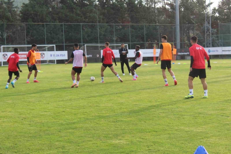 Denis Dragus: "beşiktaş Maçından Elimiz Boş Dönmek İstemiyoruz"