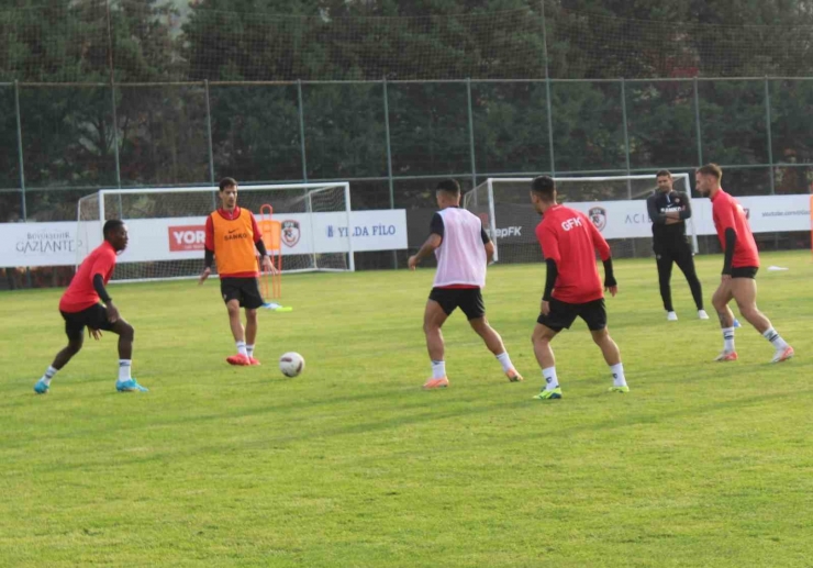 Denis Dragus: "beşiktaş Maçından Elimiz Boş Dönmek İstemiyoruz"