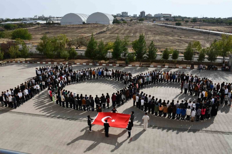 Siverek’te Öğrencilerden Cumhuriyetin 100. Yılına Özel Koreografi