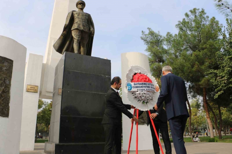 Diyarbakır’da Türk Eğitim-sen Cumhuriyet’in 100. Yılını Kutladı