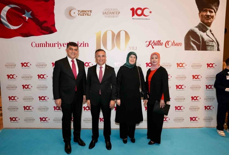 Cumhuriyetin 100. Yılı Şehitkamil’de Coşkuyla Kutlandı