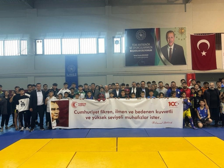 Besni’de Muay Thai Şampiyonası Yapıldı