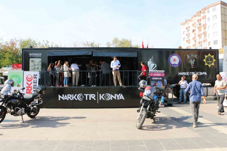 Diyarbakır’da Narkotik Eğitim Tırına Yoğun İlgi