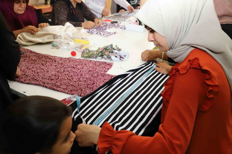 Kadınlardan Giyim Kursuna Yoğun Talep