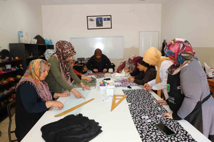 Kadınlardan Giyim Kursuna Yoğun Talep