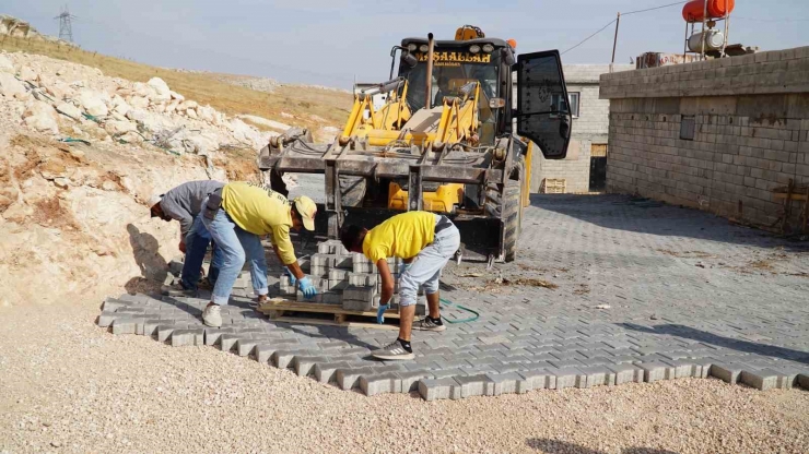 Karahöyük’teki Yeni Yollar Kilitli Parke Taşı İle Döşeniyor